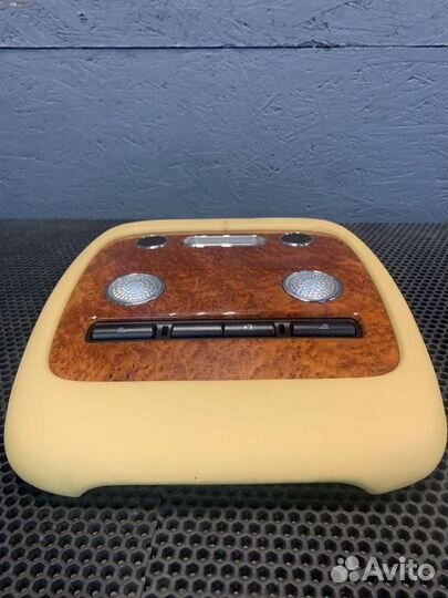 Плафон подсветки салона задний Bentley Continental