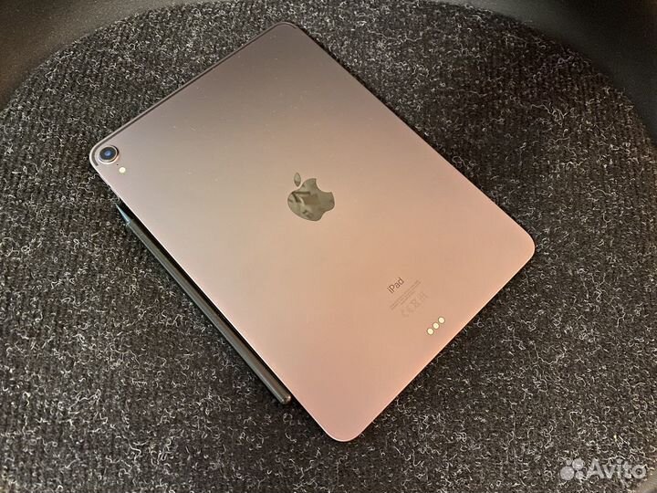 Планшет Apple iPad Pro 11 Wi-Fi 64Gb A1980