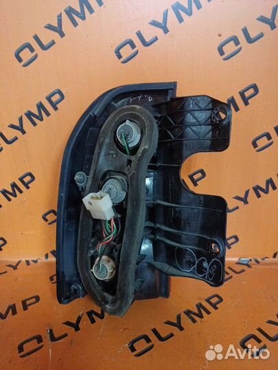 Стоп-сигнал правый Suzuki Escudo TL52W J20A 2005