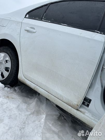 Задняя правая дверь Skoda Rapid