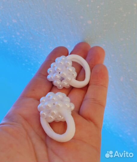 Резинка для волос с бусинами