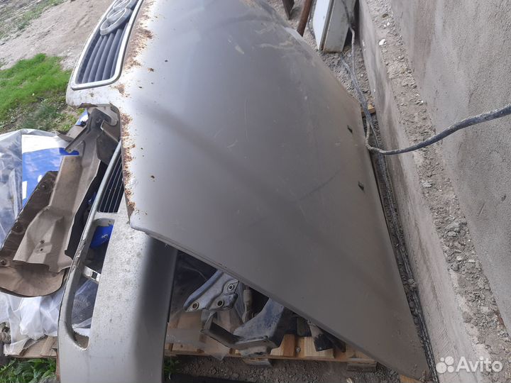 Капот передний