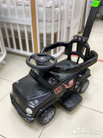 Машинка-каталка с ручкой