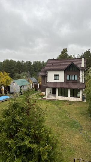 Коттедж 250 м² на участке 16 сот.