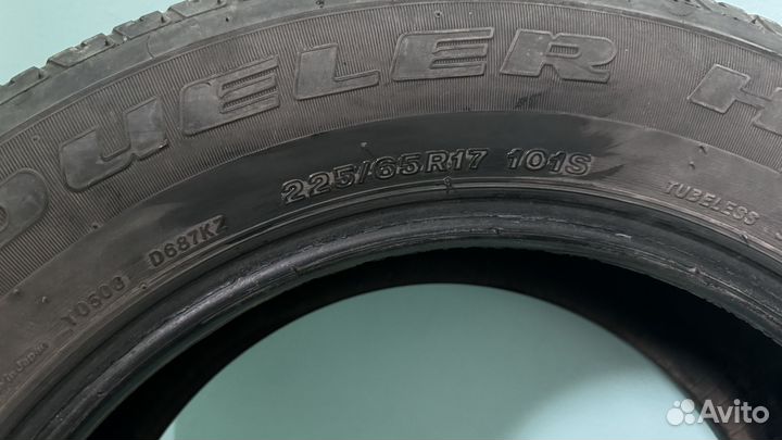 Bridgestone Dueler H/T 687 225/65 R17