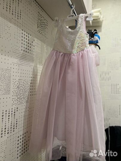 Платье нарядное для девочки рост 110-116