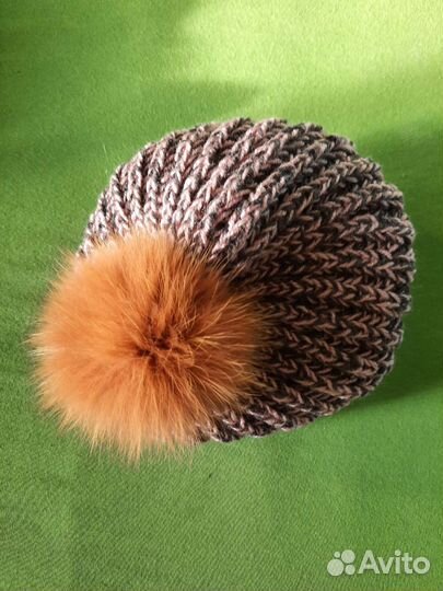 Шапка женская вязаная