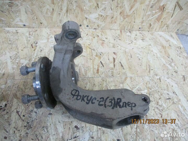 Поворотный кулак со ступицей Форд Фокус 2