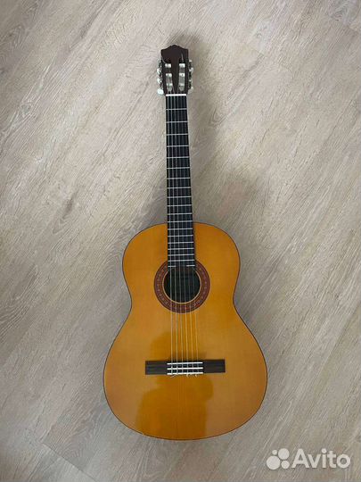 Акустическая классическая гитара Yamaha CM40