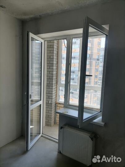 Окно и дверь на балкон пластиковая от застройщика