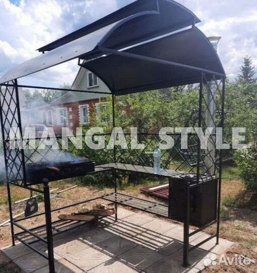 Мангал с крышей