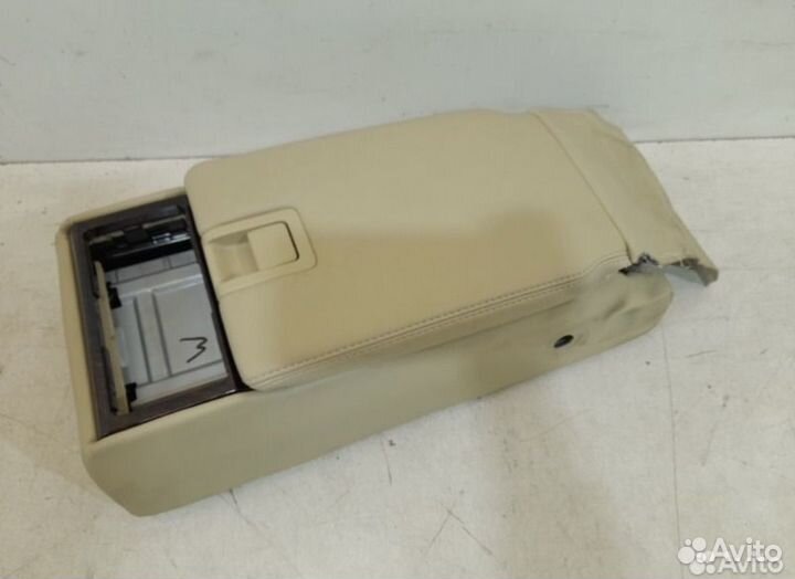 Задний подлокотник toyota camry xv 55