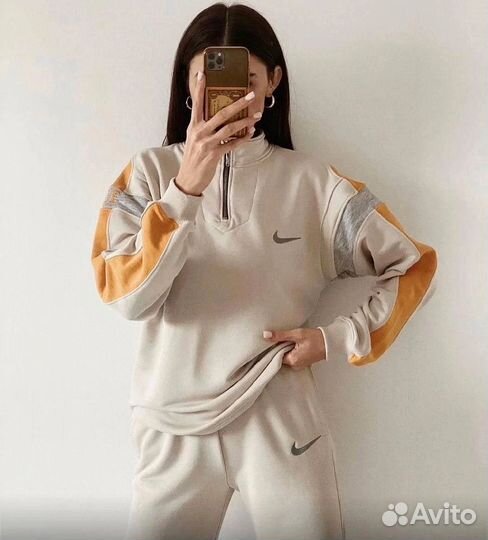 Спортивный костюм женский