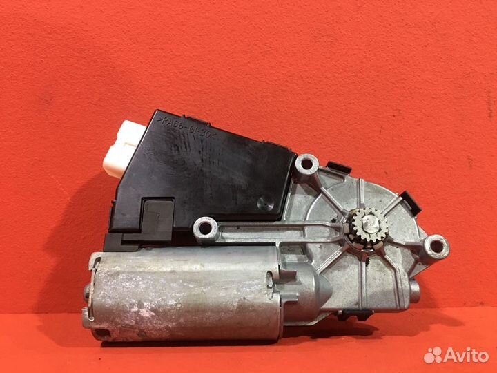 Моторчик люка Mitsubishi Pajero SUV 4M41 3.2L 3200