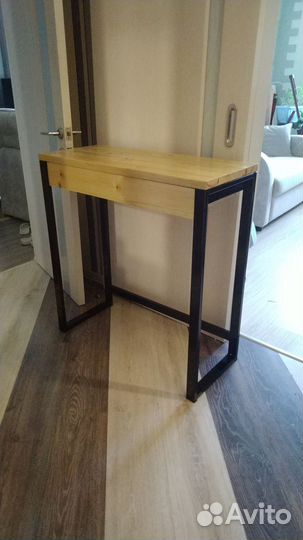 Консольный стол