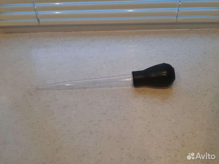 Пипетка для поливания мяса,курицы своим соусом