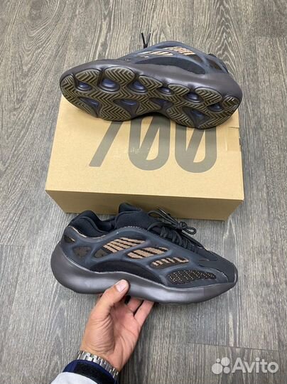 Кроссовки Adidas Yeezy 700 v3 Clay Brown (36-45)