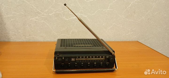Радиоприемник СССР Урал авто