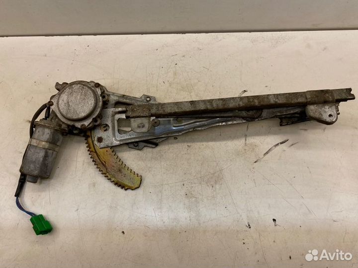 Мотор стеклоподъемника задний правый Subaru