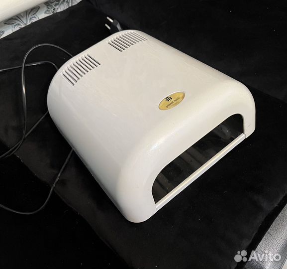 Лампа для ногтей