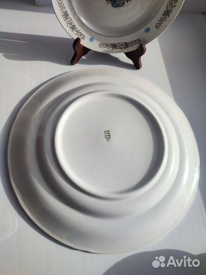 Блюдо и тарелки 