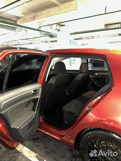 Volkswagen Golf 1.4 МТ, 2013, битый, 200 000 км