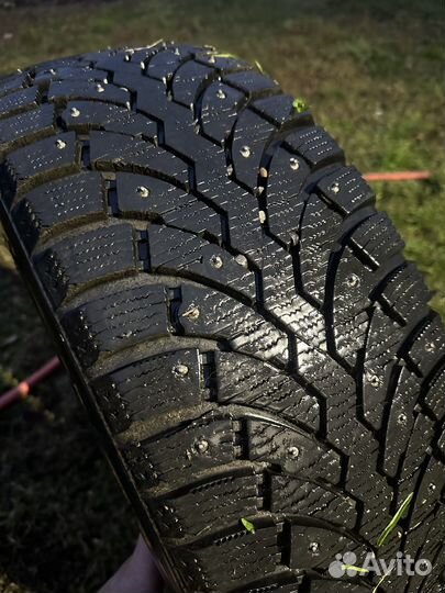 Formula Ice 215/55 R17 98T