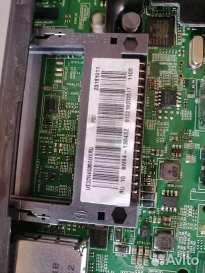 Samsung UE32N4500 На запчасти. Разбита матрица