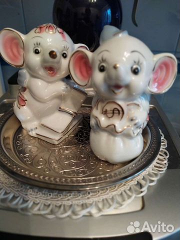 Статуэтки. Цветное стекло и фарфор