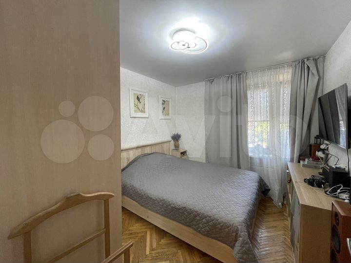 2-к. квартира, 40 м², 1/14 эт.