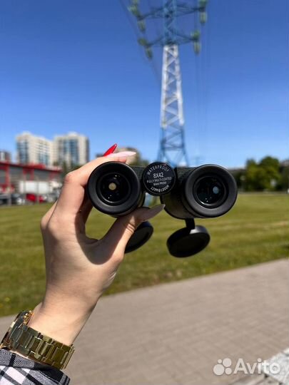 Бинокль Levenhuk Karma PRO 8x42