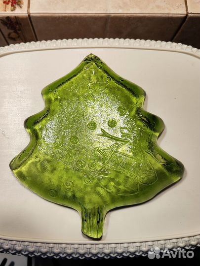 Тарелочку стеклянная ёлочка