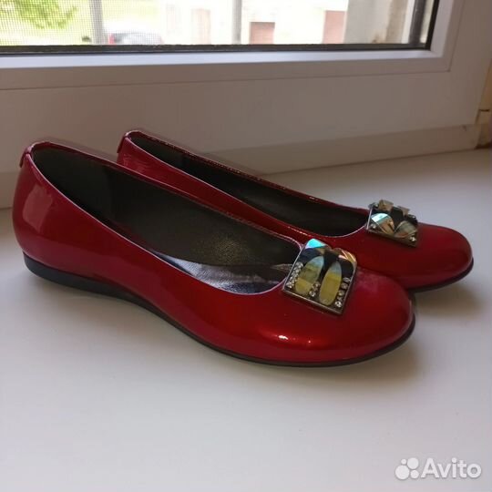Туфли для девочки 32 натуральный лак