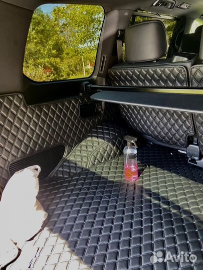 3D коврики в багажник Lexus LX