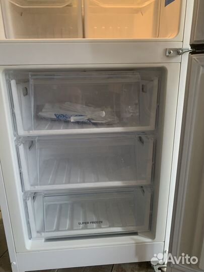 Холодильник indesit