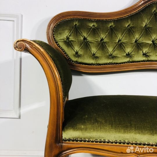 Антикварная кушетка из ореха середины хх века