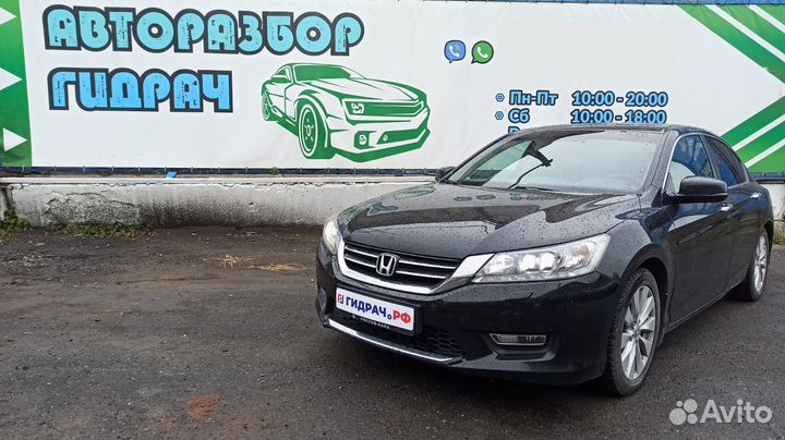 Ручка внутренняя потолочная Honda Accord 83240snaa01YD