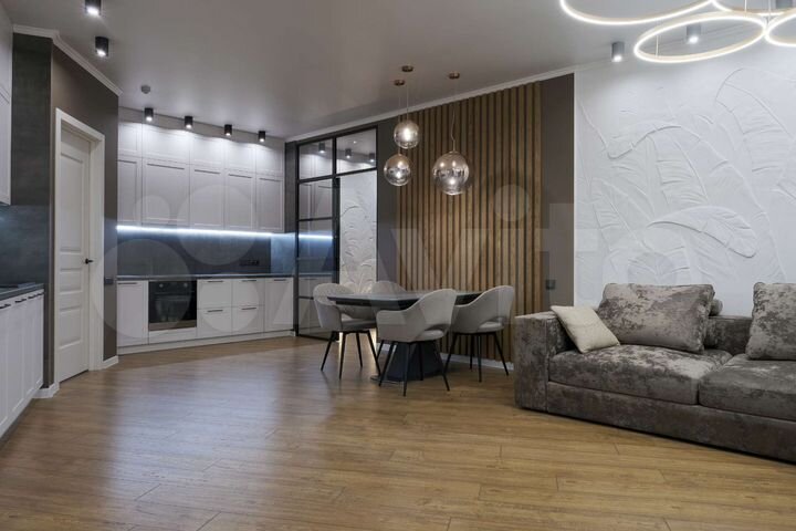 4-к. квартира, 118 м², 3/18 эт.