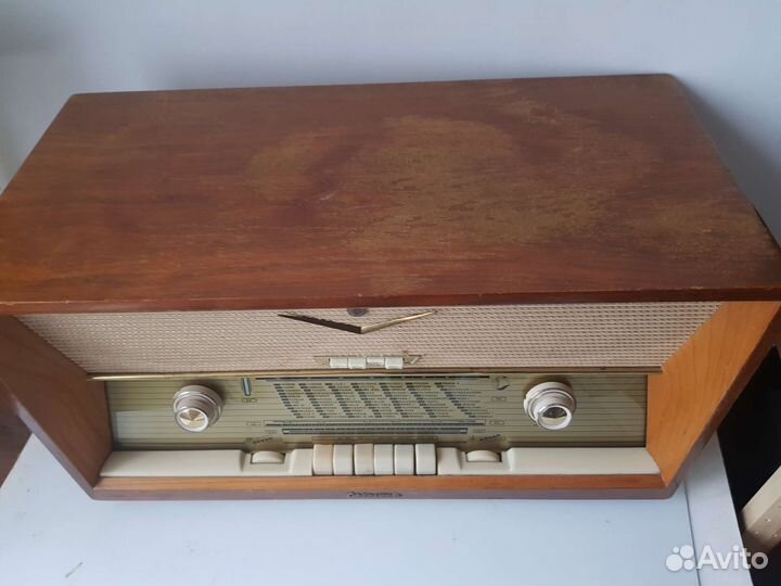 Ламповый радиоприемник Helvar