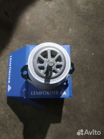 Опора двигателя Tuareg,Q7,Порш Каен(новые)