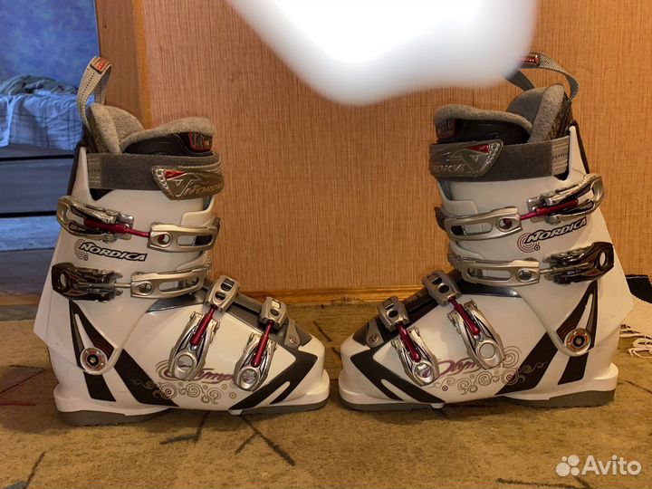 Горнолыжные ботинки