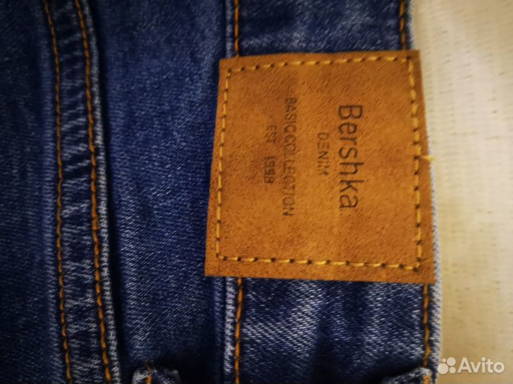 Джинсы женские Bershka