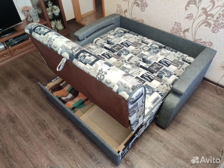 Диван-кровать с механизмом аккордеон