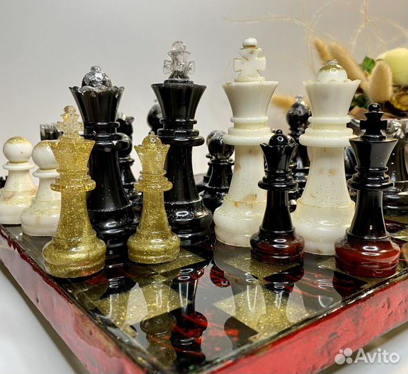 Большие шахматные фигуры из эпоксидной смолы
