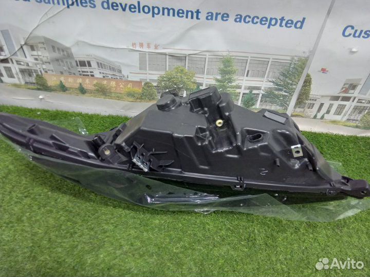 Фара передняя правая Ford Mondeo 5 2015