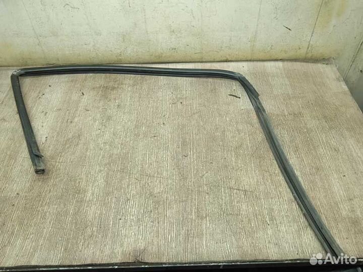 Уплотнитель стекла двери передней левой Lifan Bree