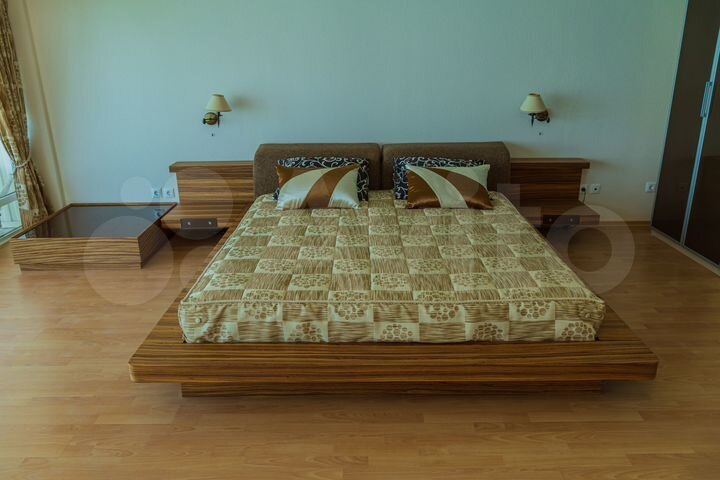 2-к. квартира, 100 м², 4/4 эт.