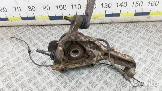 Ступица передняя правая jeep cherokee KJ (GBN19N90