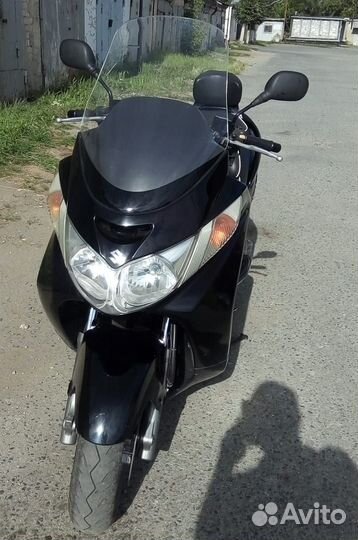 Макси скутер Suzuki SkyWave 250