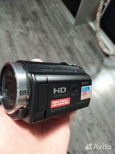 Sony HDR-PJ530E со встроенным проектором и wi-fi